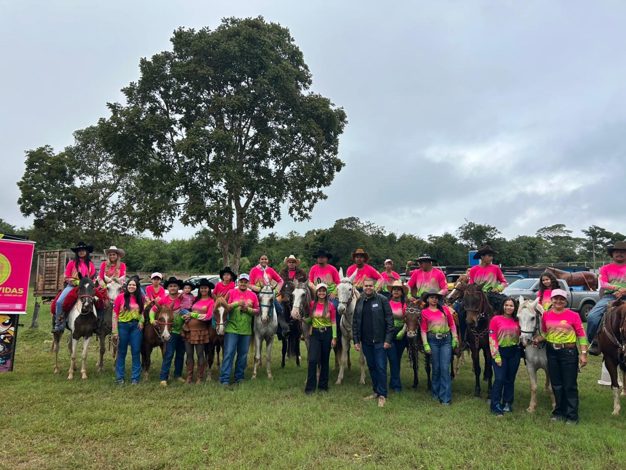 Chico Guarnieri apoia comitiva da Asselavi, que conquista 3º lugar na Expoagro